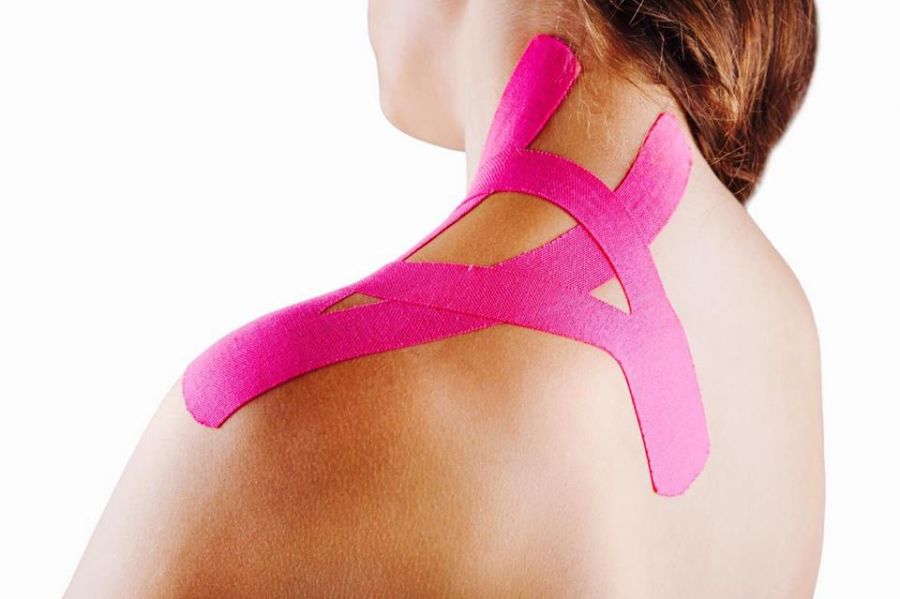 Kinesiotaping — aplikacja elastycznych taśm